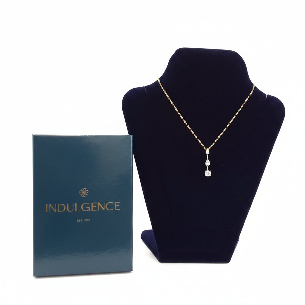 Goldplated drop pendant with clear stones