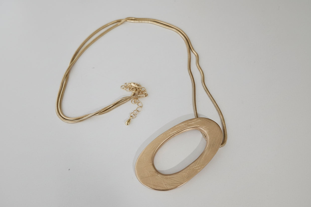 Long snake necklace with Long oval shape