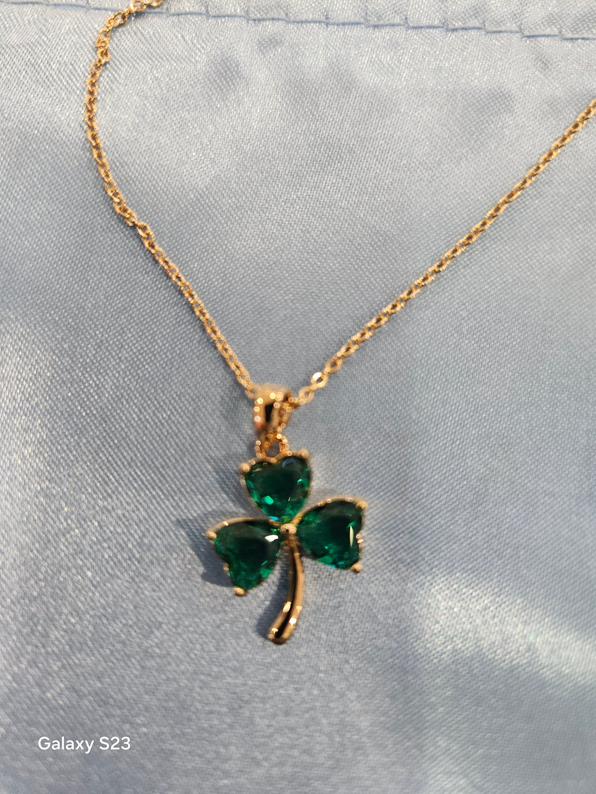 Goldplated Shamrock Necklace with Green Stones