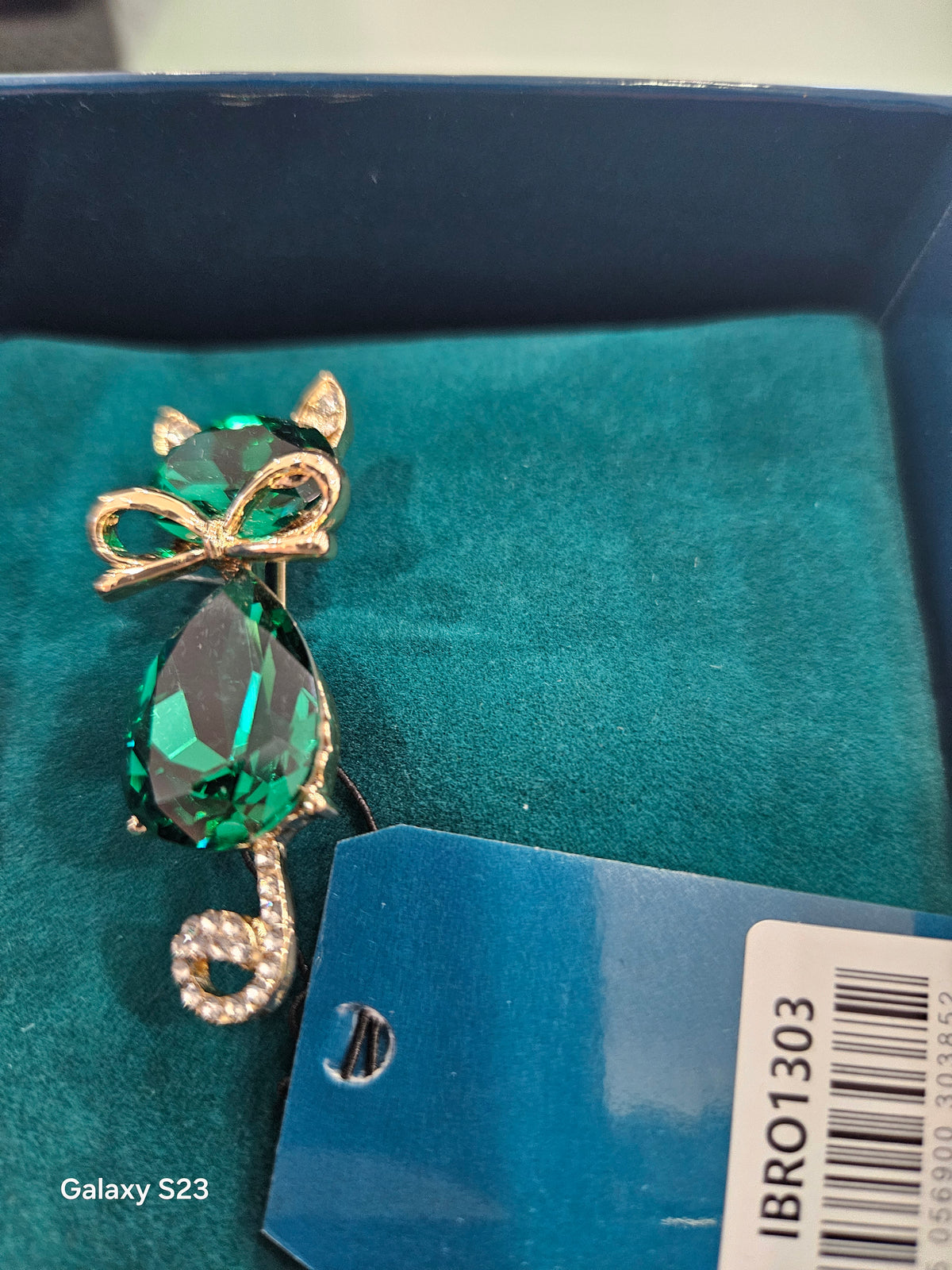Emerald pussy cat