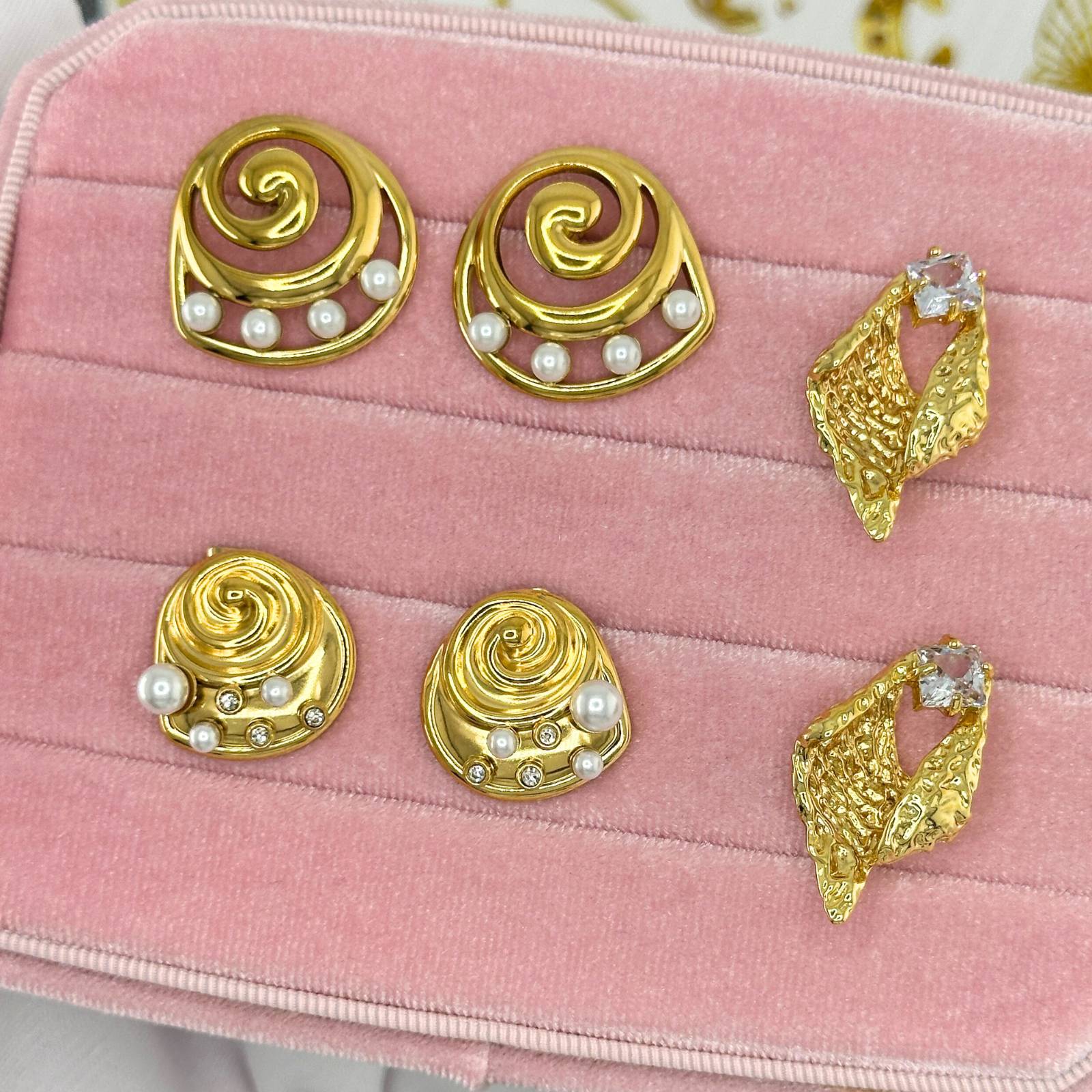 L. Style Pearl& Dimante Detail Earring 18K Gold Plated Steel