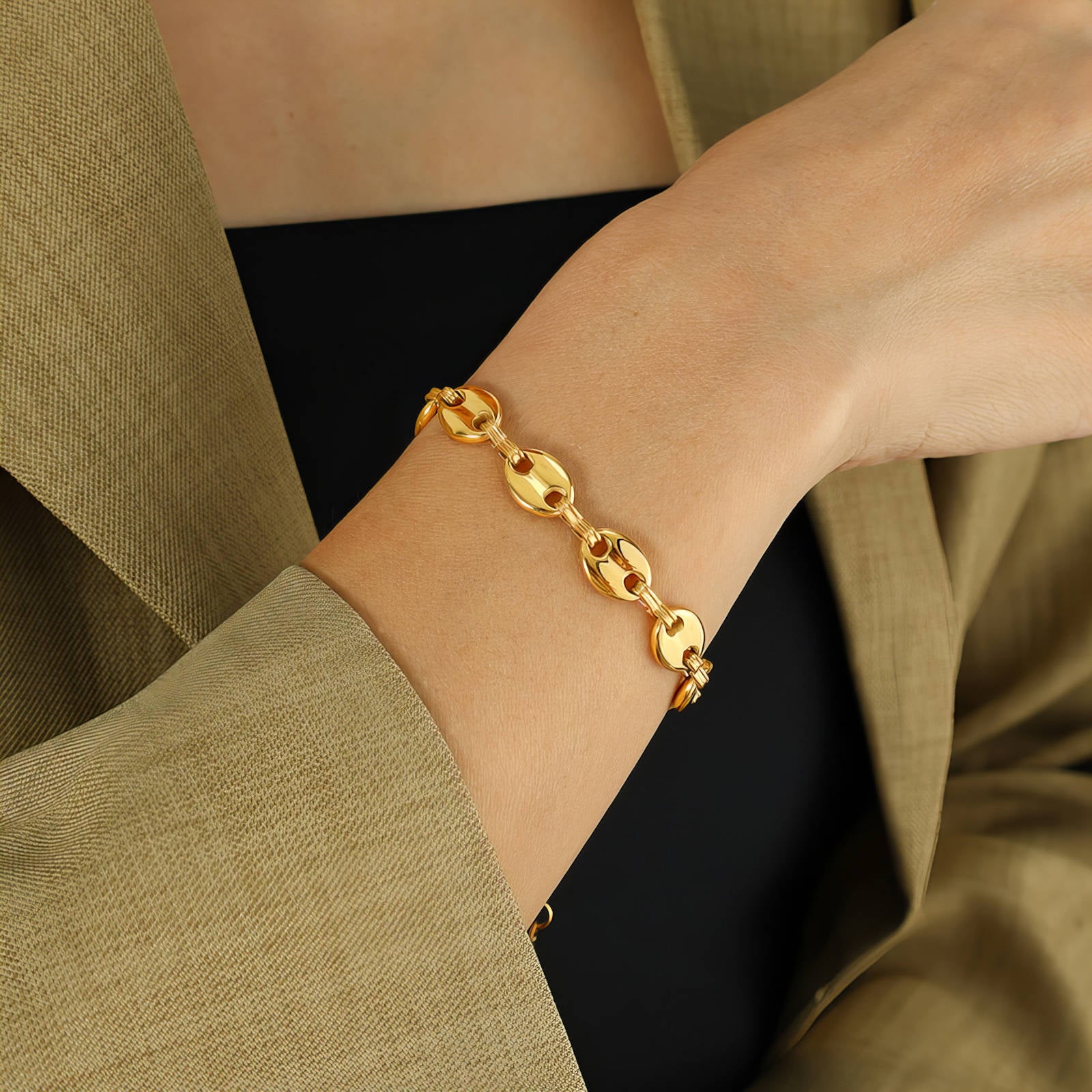 L. Style  Interlinking Bracelet 18K Gold Plated Steel