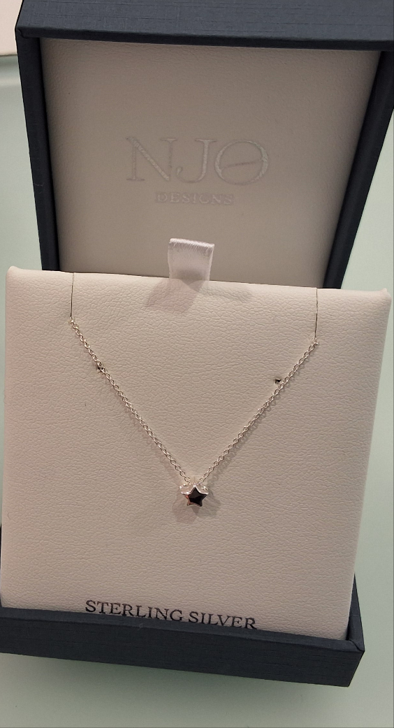 NJO Small Star Necklace