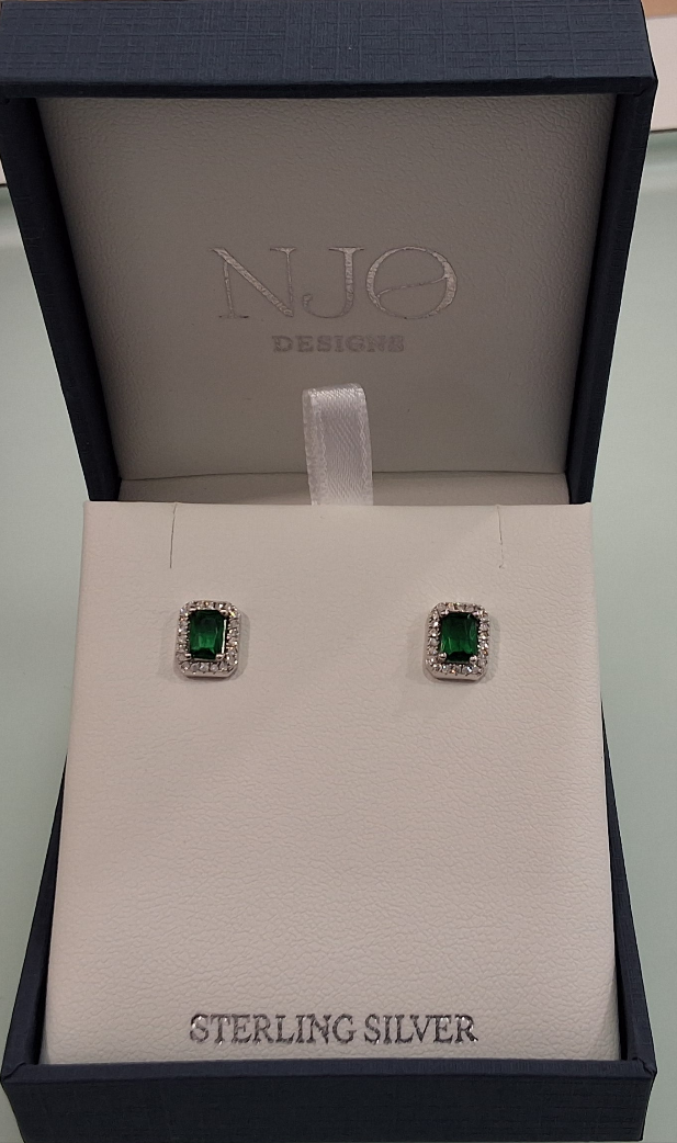 NJO Sterling Silver Emerad Square Cluster Stud