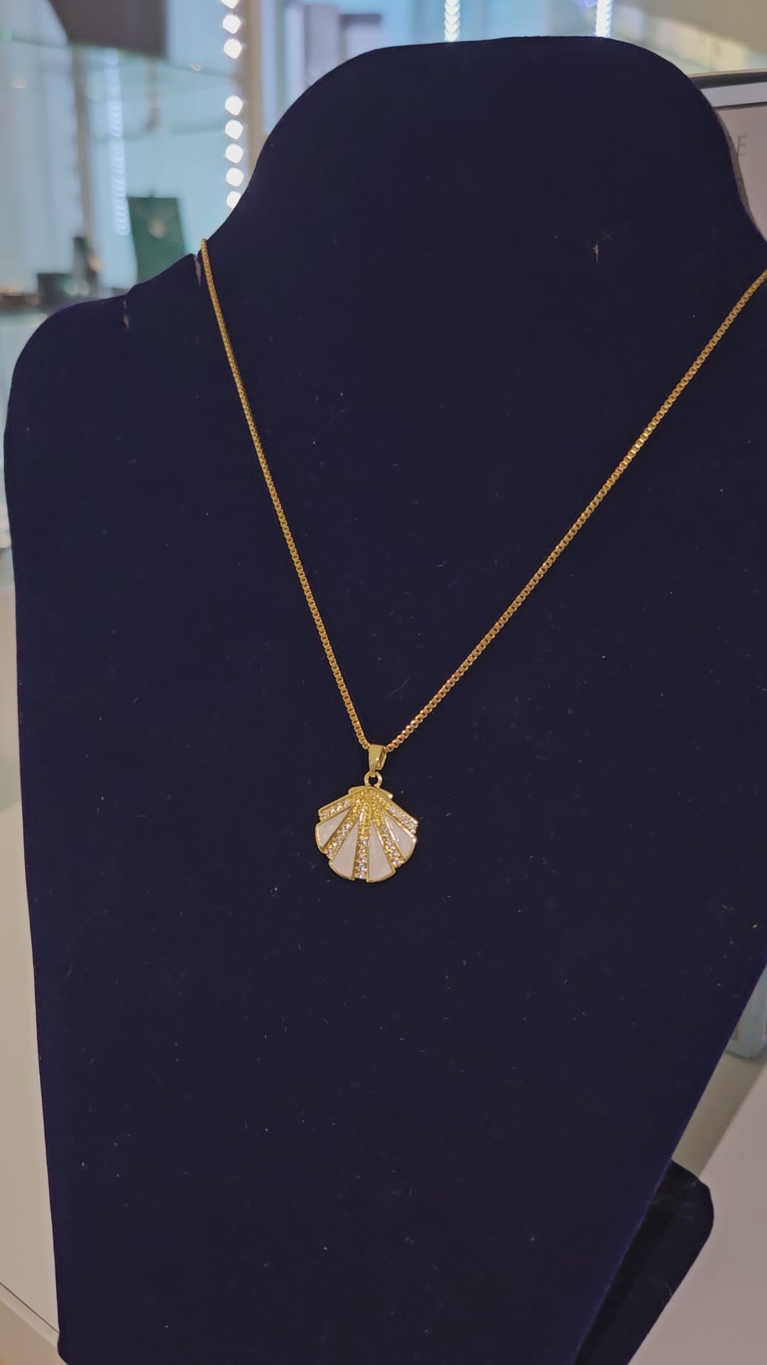 18K Gold Plated Crystal Seashell Pendant Necklace