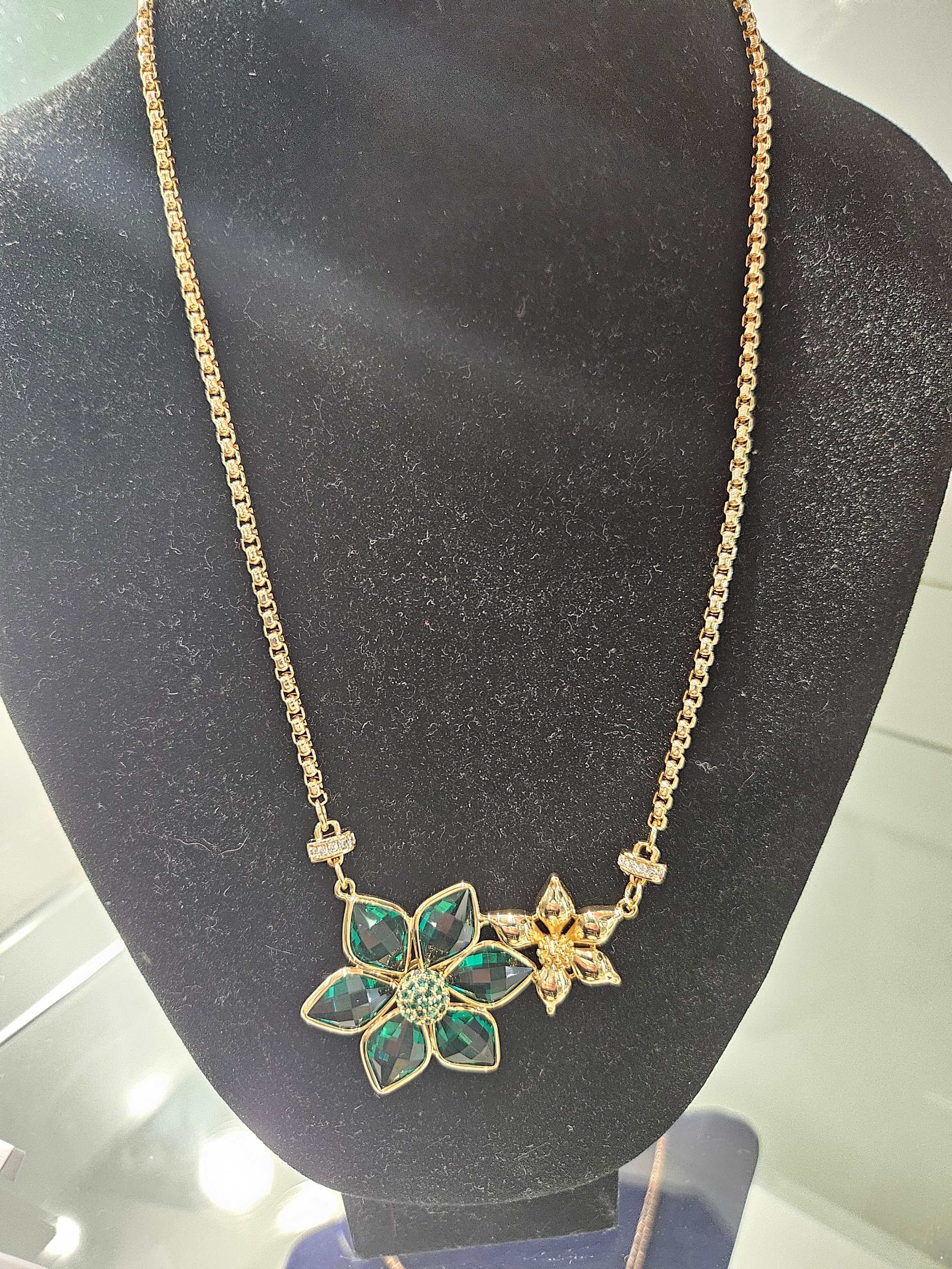 Absolyte Goldplated Floral  Necklace with Green Stone