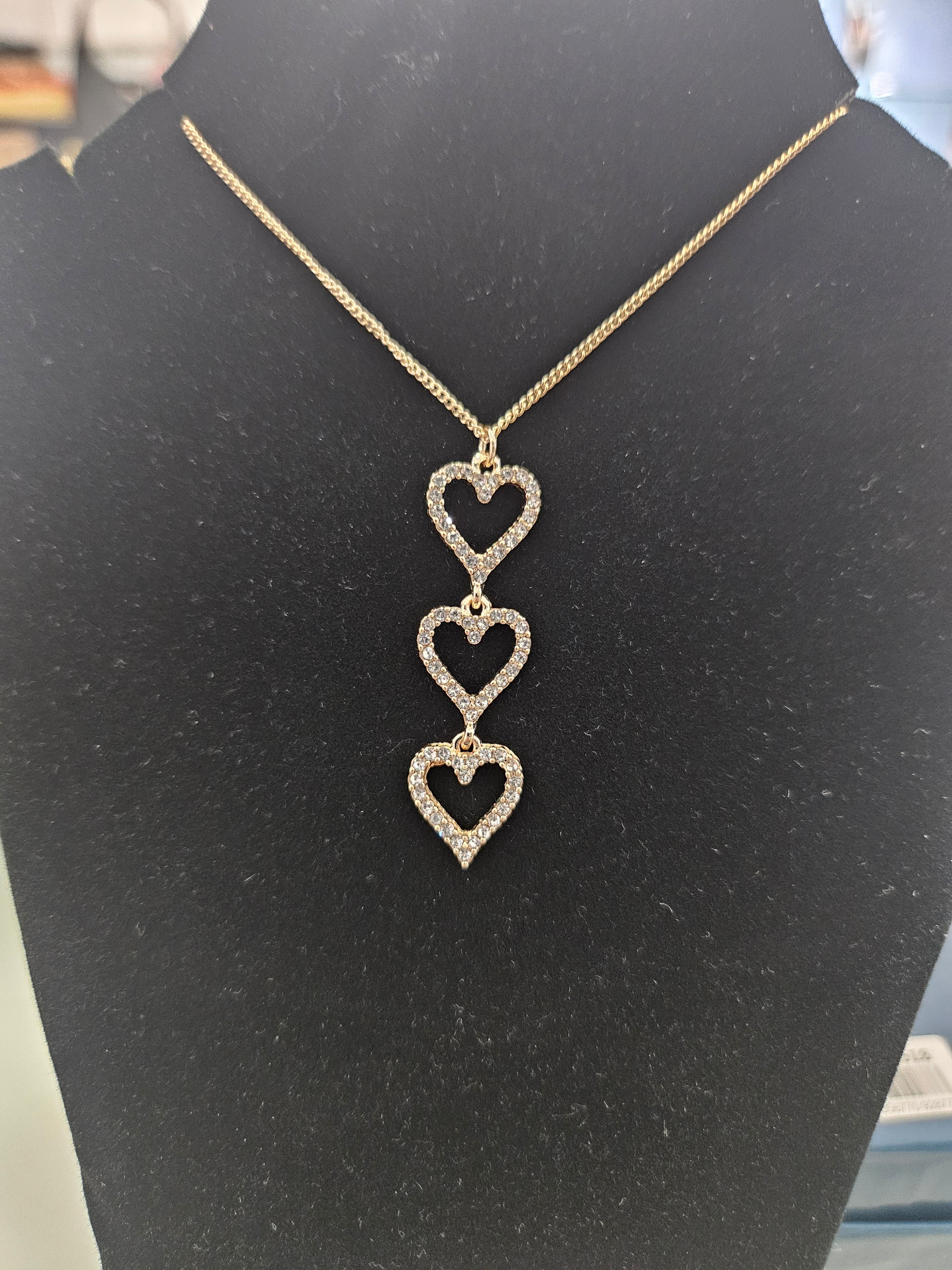 Goldplated  triple  heart drop pendant