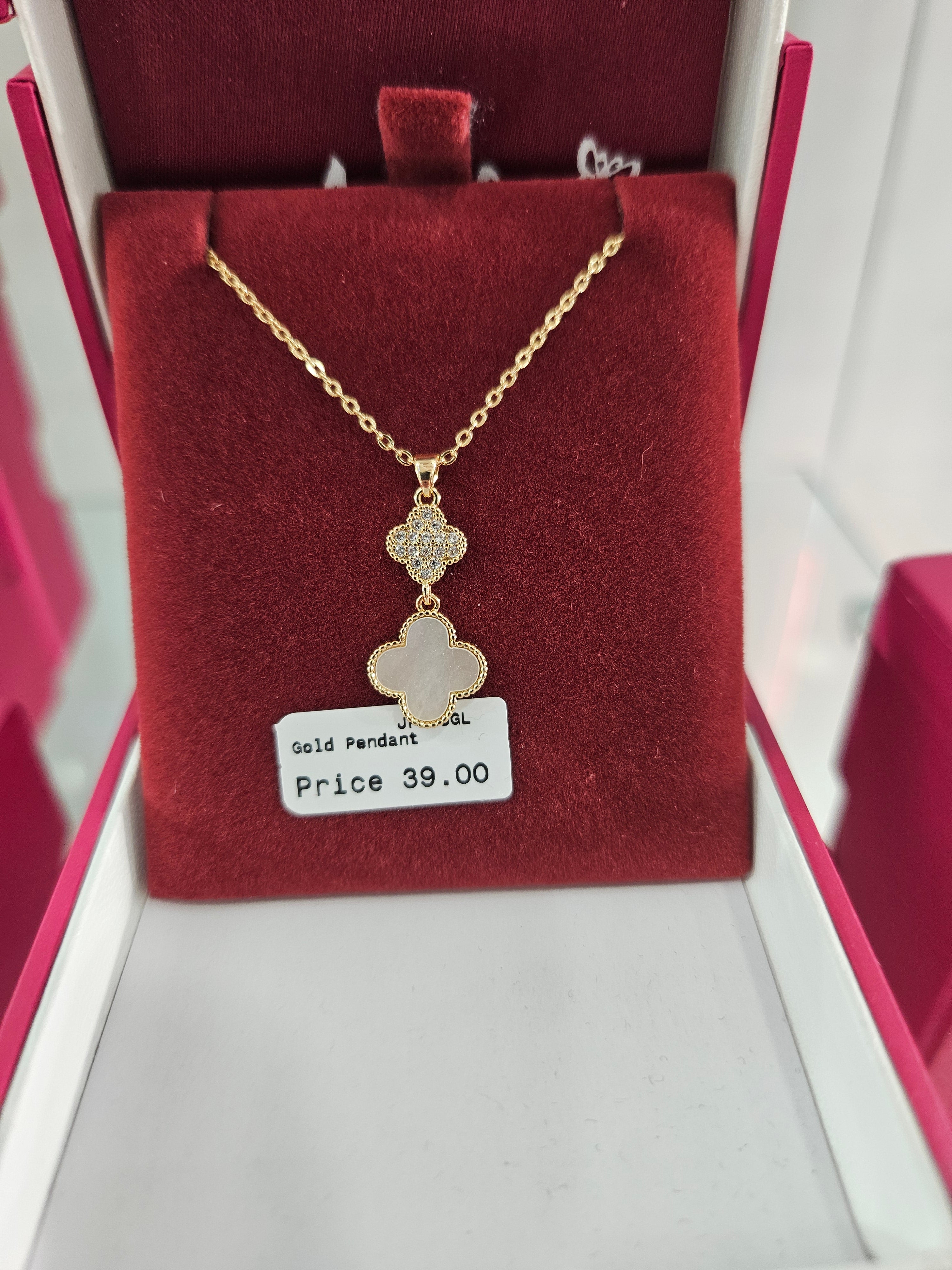 Absolute Goldplated  Clover Pendant