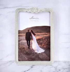 Silverplated Infinity  3D Knot  4 x 6  frame