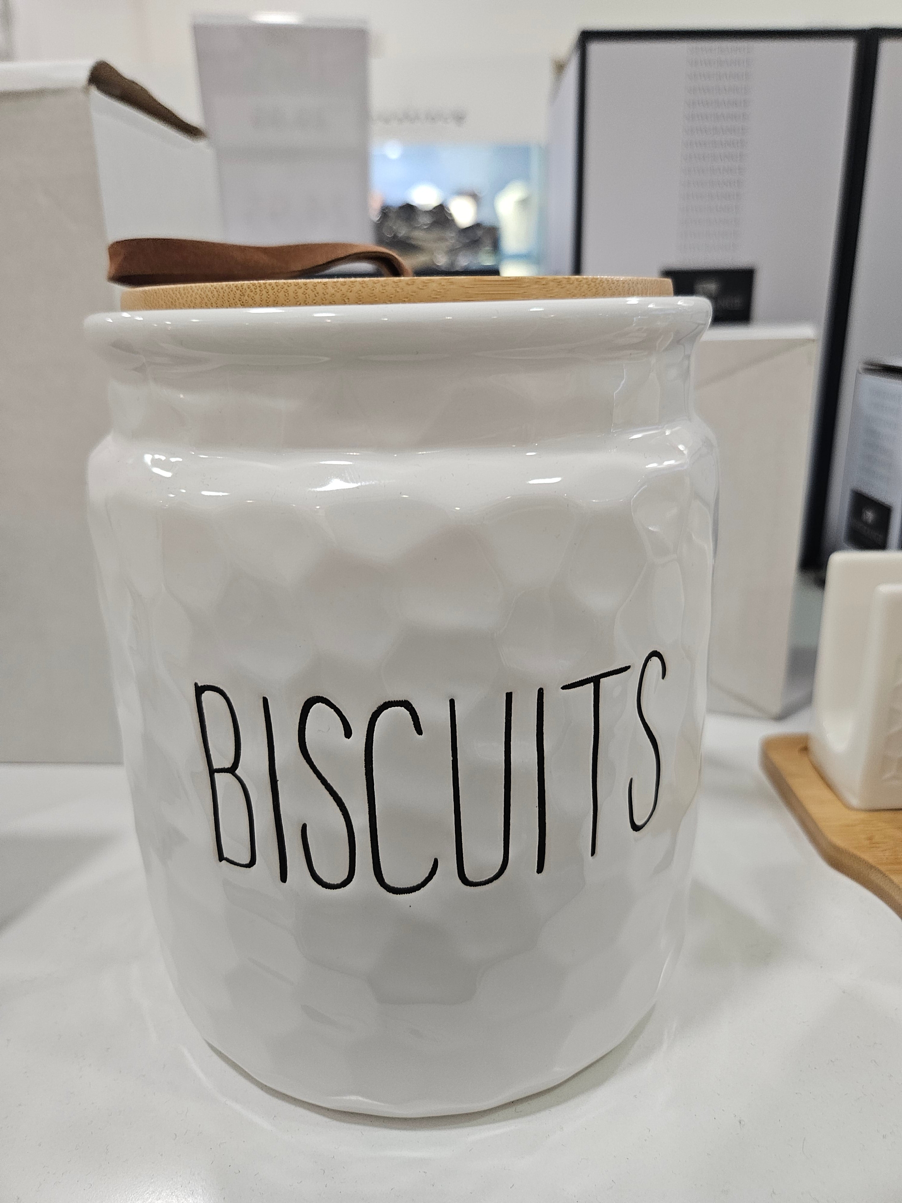 The Grange Collection Ceramic Biscuit Jar 15x17cm