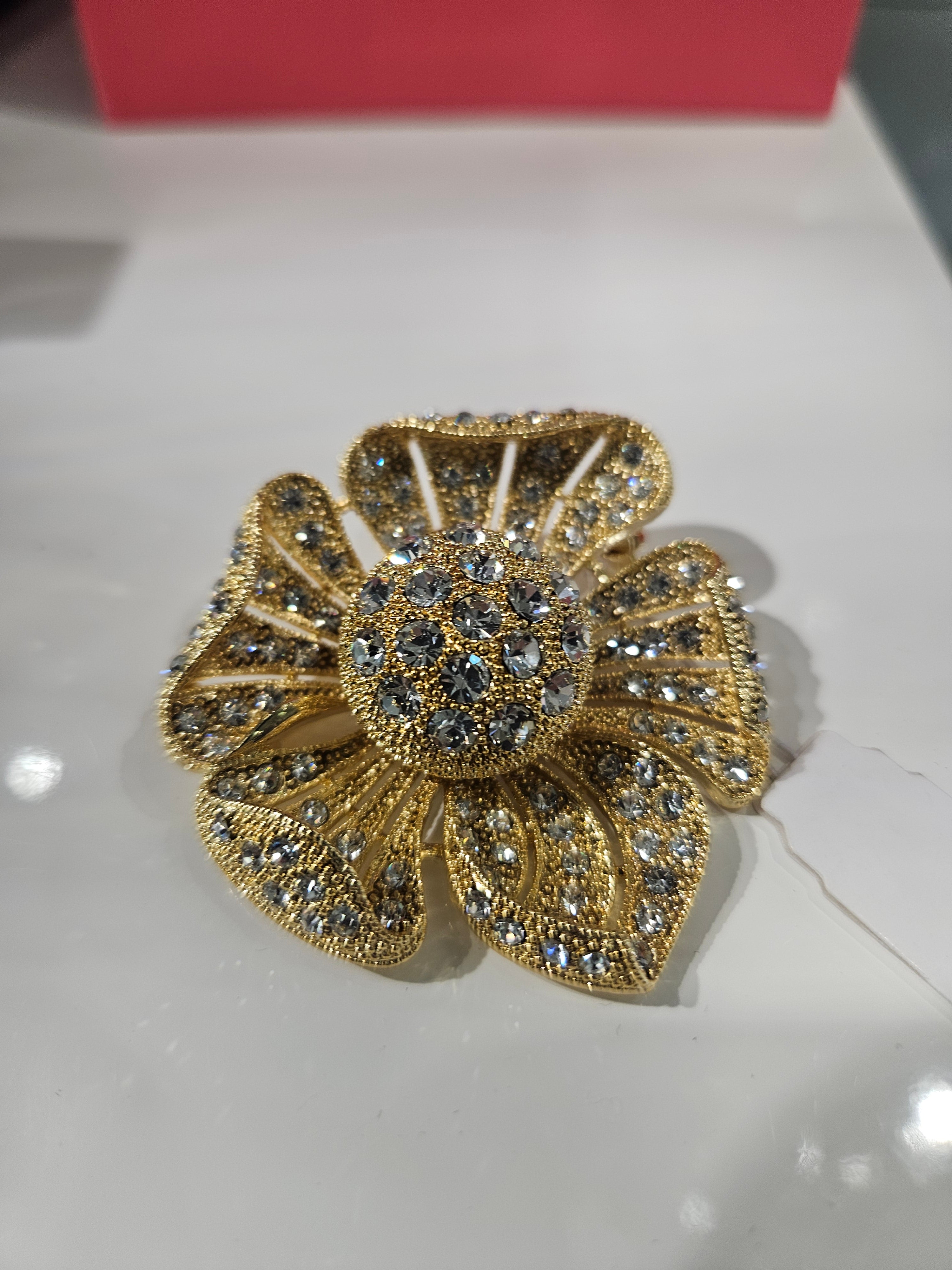Absolute Goldplated Flower with Diamanté  Brooch