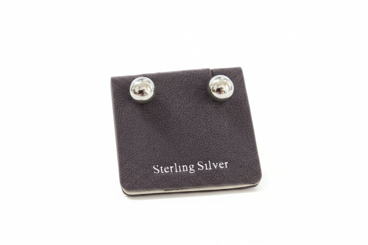 Silver 8 mm stud earings