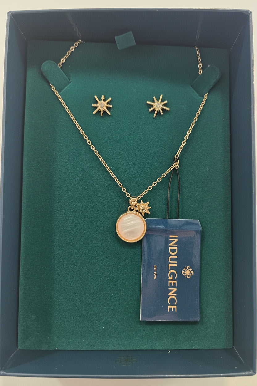 Goldplated Star Pendant  & Earrings Gift Set