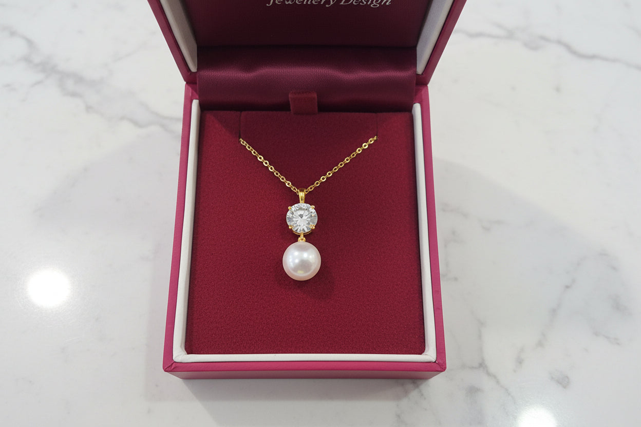 Silverplated  pearl  with clear stone pendant